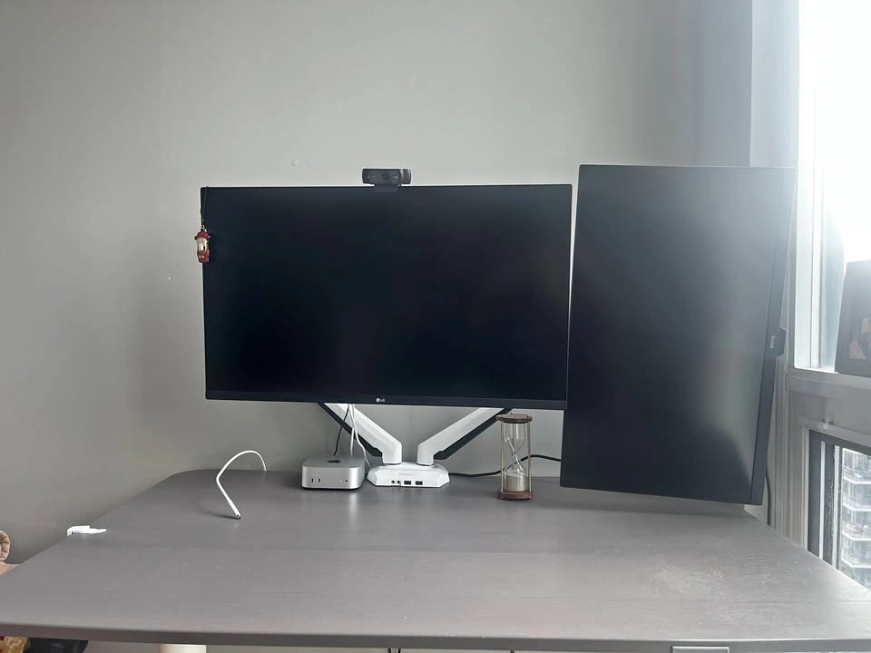 Complete Desk Setup - BenQ 22" + Dual Monitor Arm + Desk