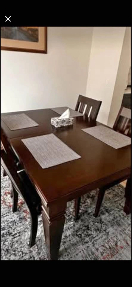 Dinning table with 4 chairs