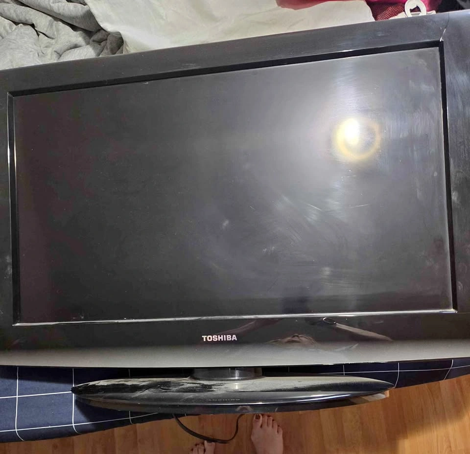 Toshiba 32C100U1 32-inch 720p LCD HDTV