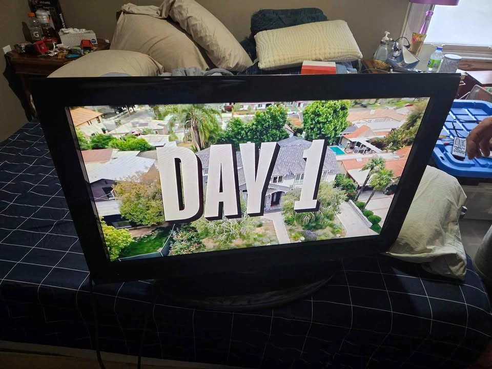 Toshiba 32C100U1 32-inch 720p LCD HDTV - photo 3