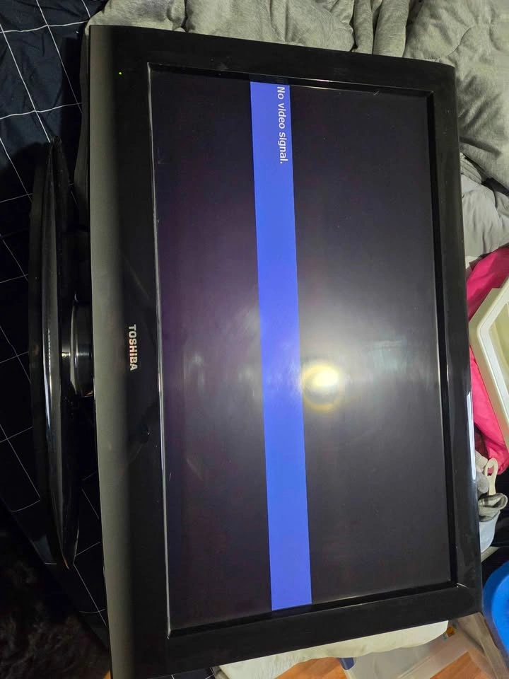 Toshiba 32C100U1 32-inch 720p LCD HDTV - photo 4