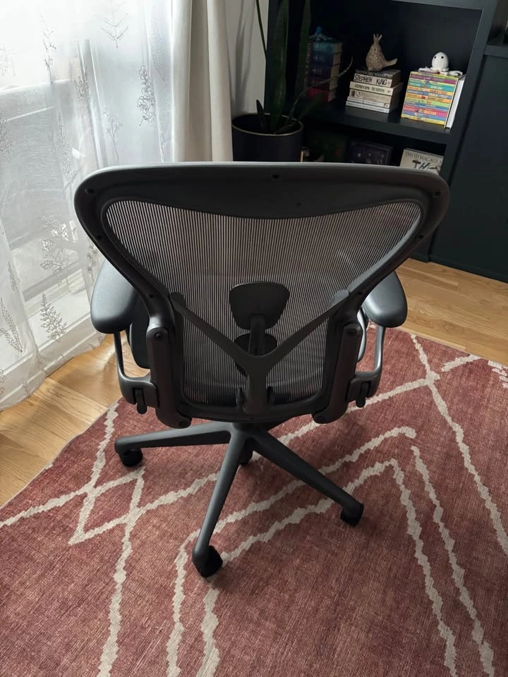 Herman Miller Aeron Remastered Office Chair - photo 2
