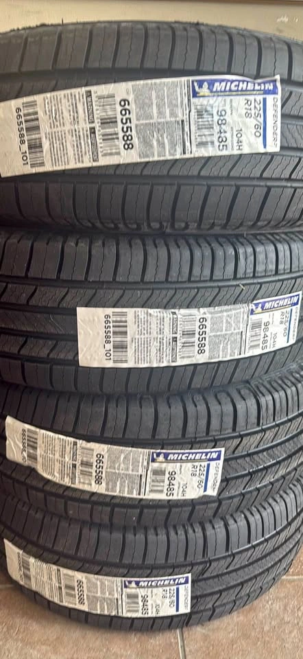 Michelin Defender2 225/60 R18 Tires Set of 4