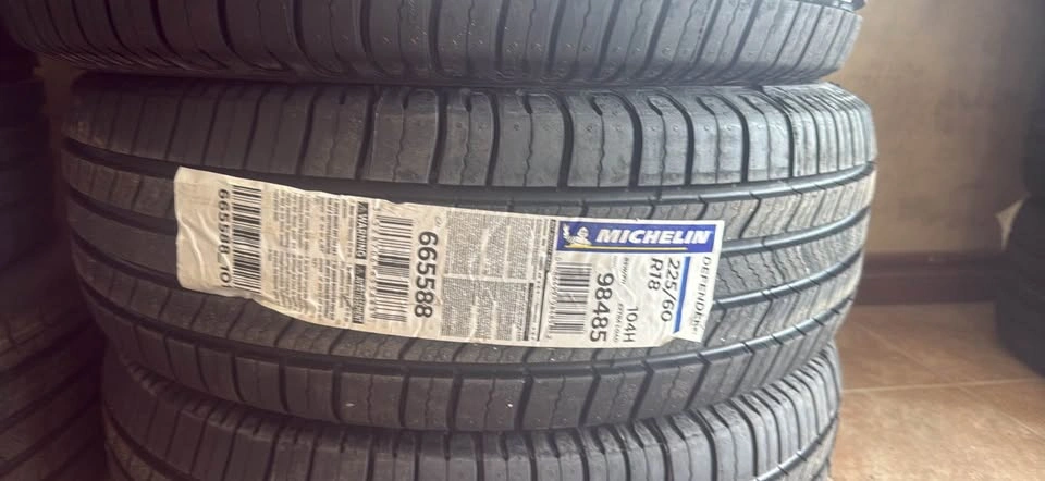 Michelin Defender2 225/60 R18 Tires Set of 4 - photo 2