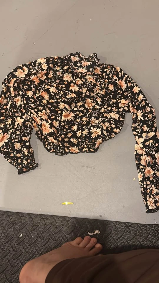 10 Floral Tops Bundle (XS–Small) – Like New – Only Worn Once! - photo 4