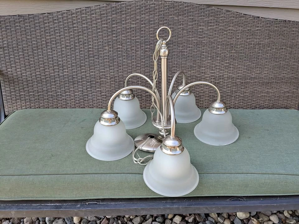 Hanging light - 20$
