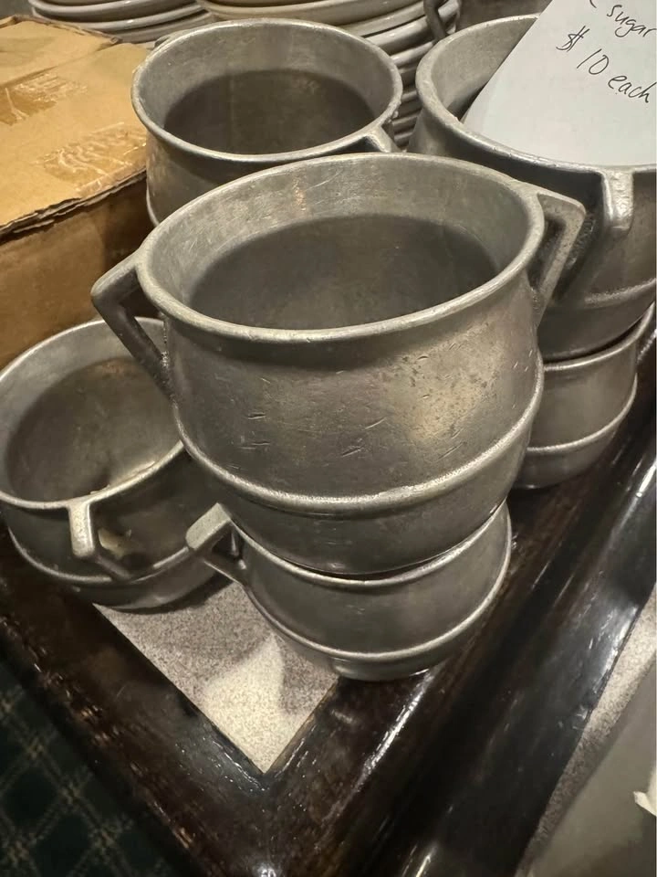 9 vintage Wilton Armetale pewter/aluminum alloy sugar bowls - photo 3