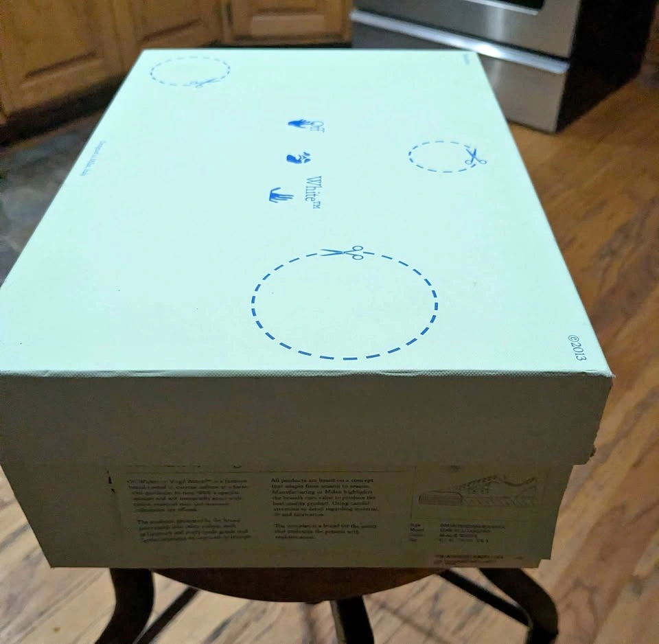 Off-white authentic shoe box and shoe bag
