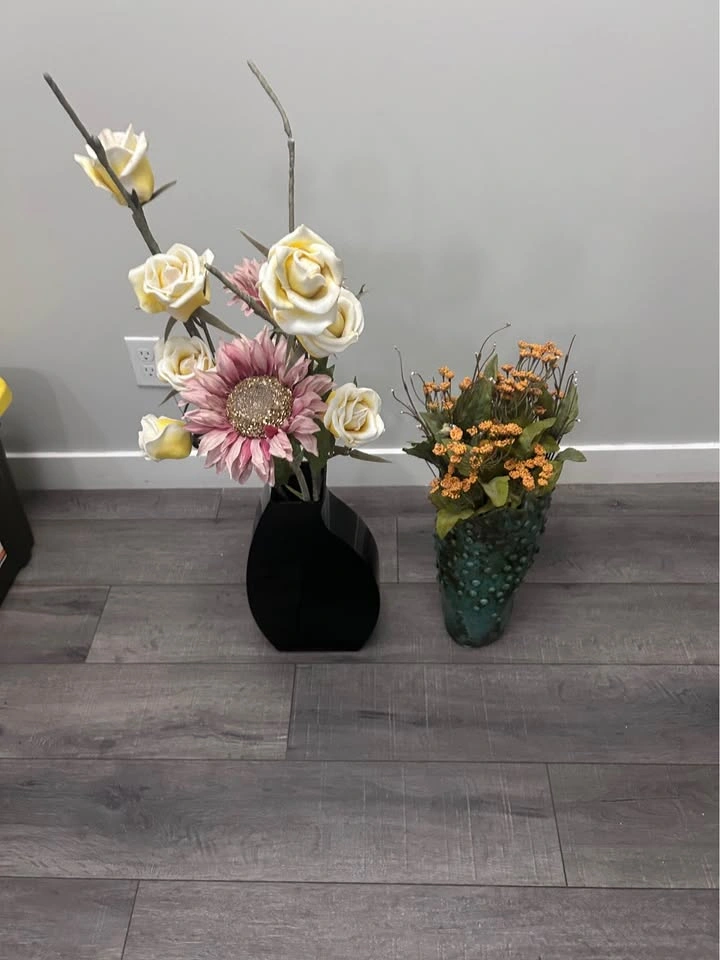 Vases with Artificial Flowers – Modern Home Décor - photo 4