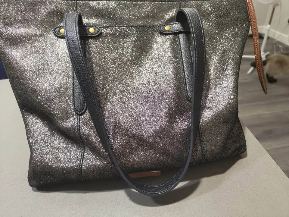 3 Stylish Handbags: Coach, Burgundy Crossbody, Fossil Tote - photo 3