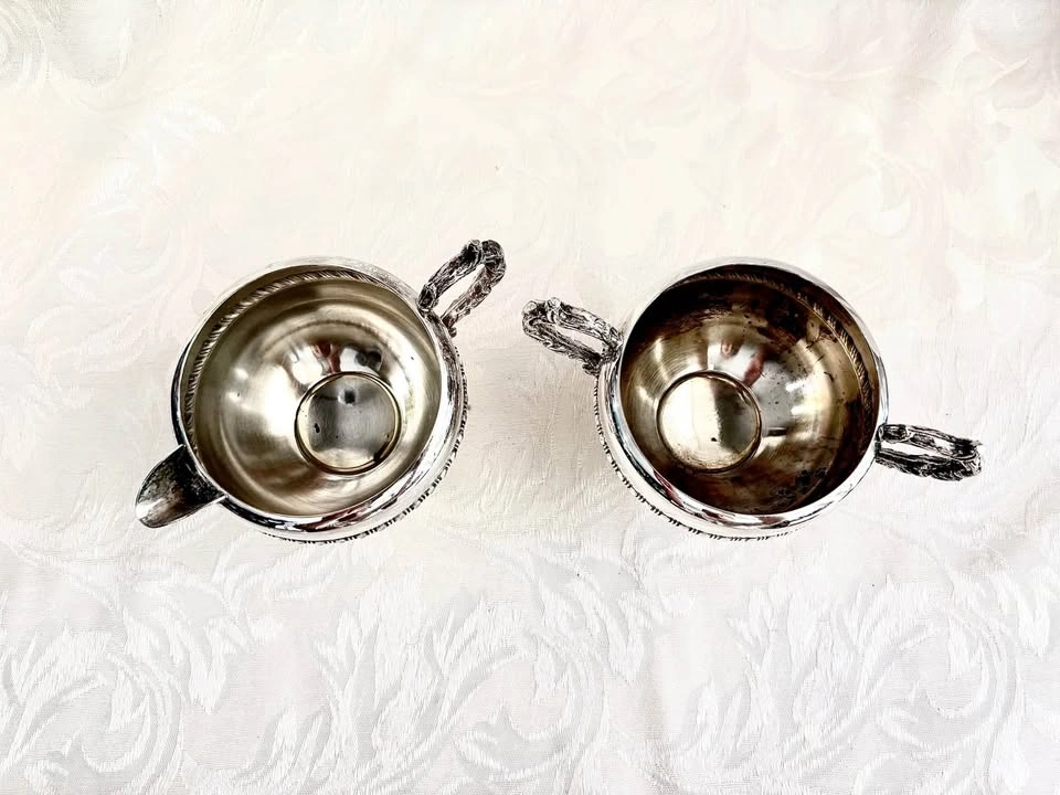 Vintage Silver-Plated Creamer and Sugar Bowl Set - photo 3