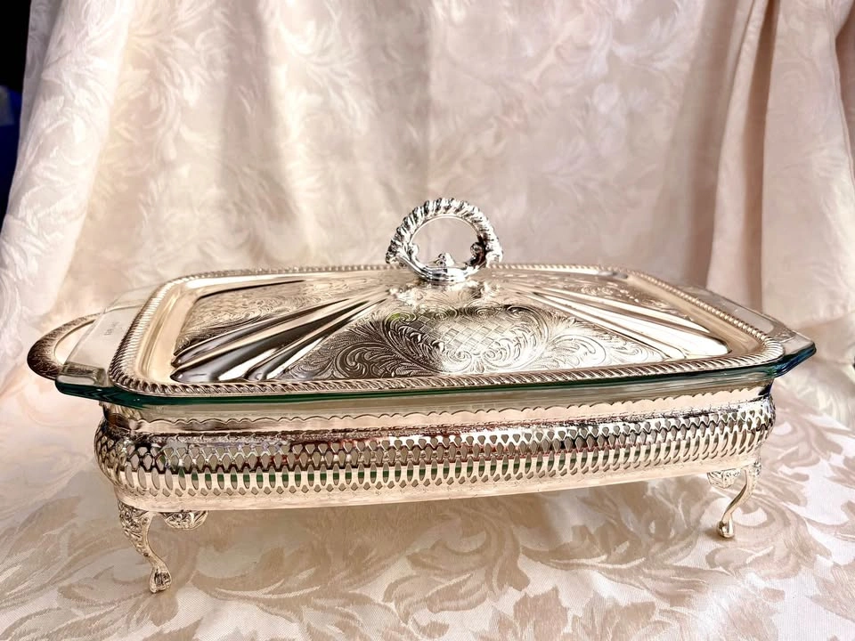 Vintage Gold-tone Silver-plated Chafing Dish with Pyrex Insert - photo 3
