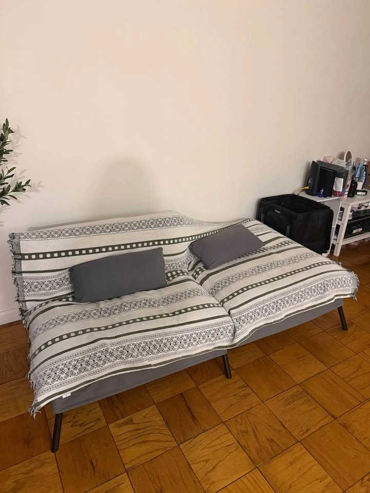 Convertible Futon Sofa Bed - Excellent Condition - photo 4