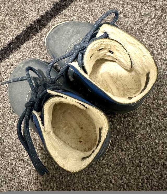 Old Navy Snow Pants 3T and Croc Boots 6/7T - photo 4