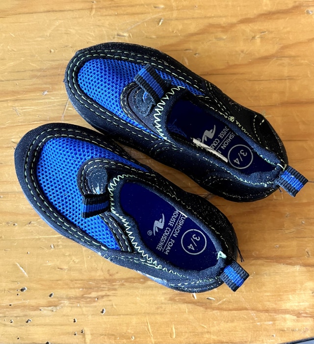 Infant Water Shoes Sz 3/4
