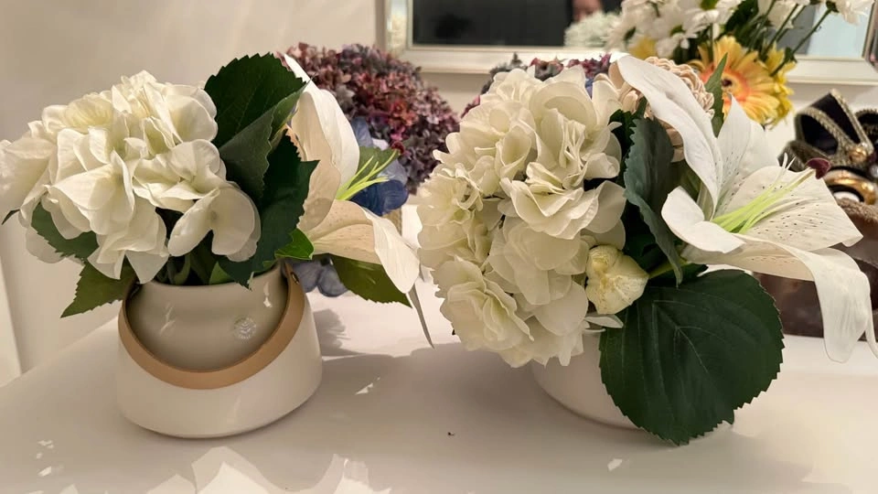 Artificial Hydrangea and Lily Floral Arrangements in Ceramic Pot - photo 2