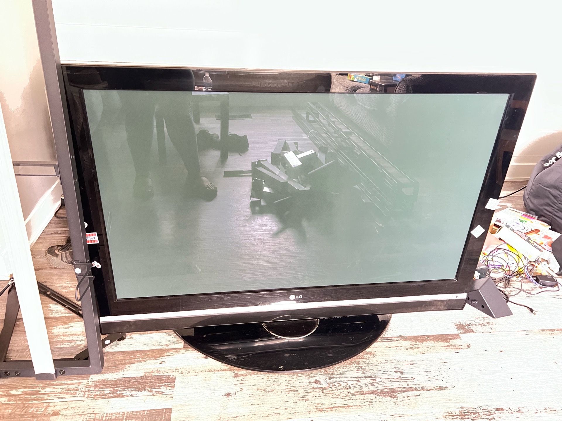 LG TV 63Inch flat Screen TV - photo 2