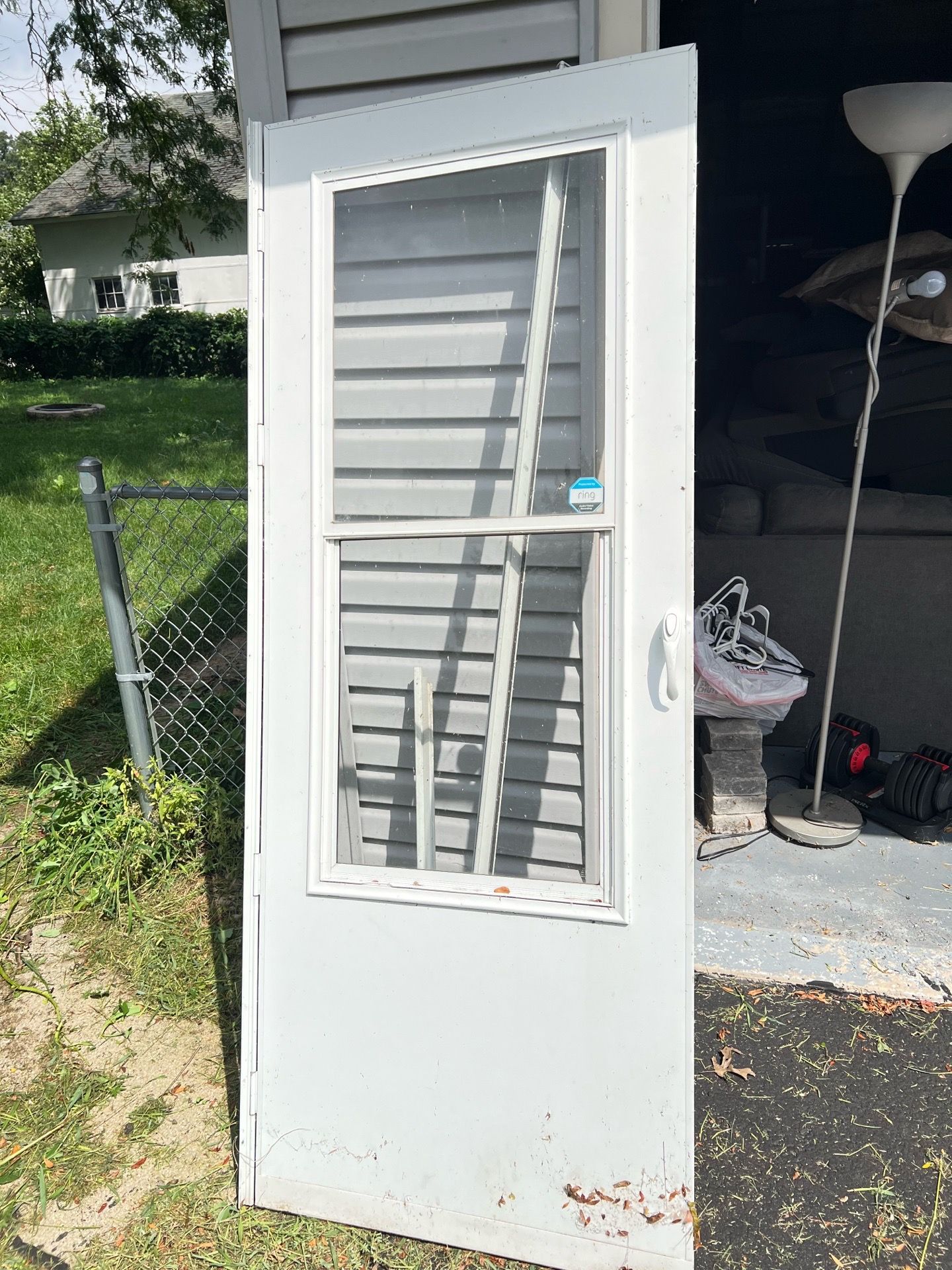 Outwards swinging door