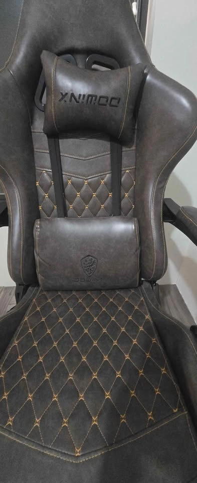 Ergonomic Leather Gaming/Office Chair with Wheels - photo 3