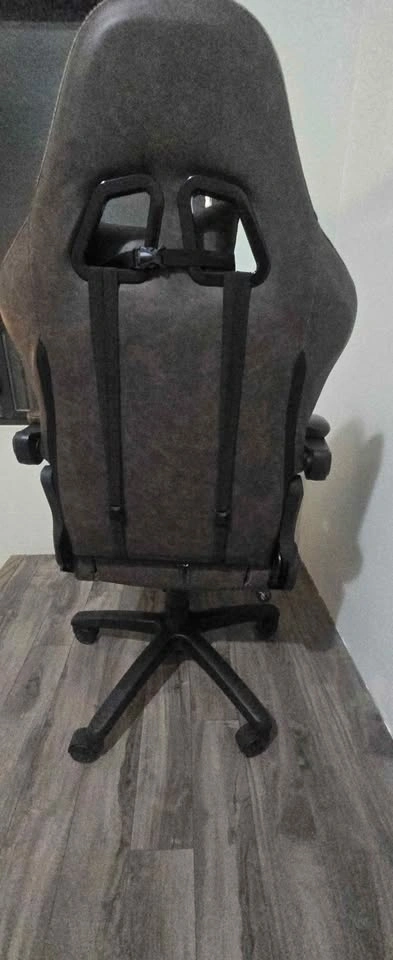 Ergonomic Leather Gaming/Office Chair with Wheels - photo 5