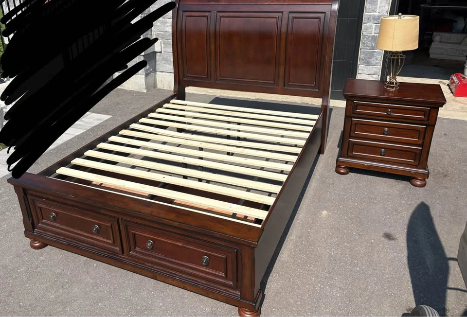 Queen Bedroom Set with Frame, Side Table and Lamp- Free Delivery - photo 3