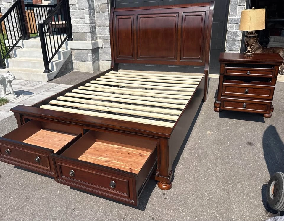 Queen Bedroom Set with Frame, Side Table and Lamp- Free Delivery - photo 4