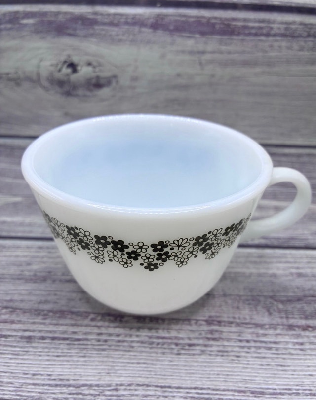 Vintage Pyrex Spring Blossom Mugs x 8 - photo 2