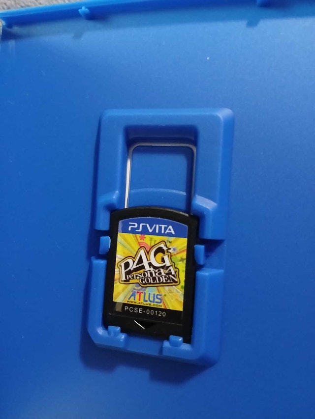 Persona 4 Golden - PS Vita - Used - photo 3
