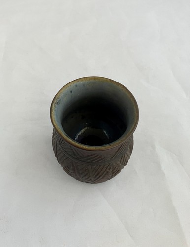KANYENGEH POTTERY Six Nations of the Grand River Mohawk Vase - photo 4