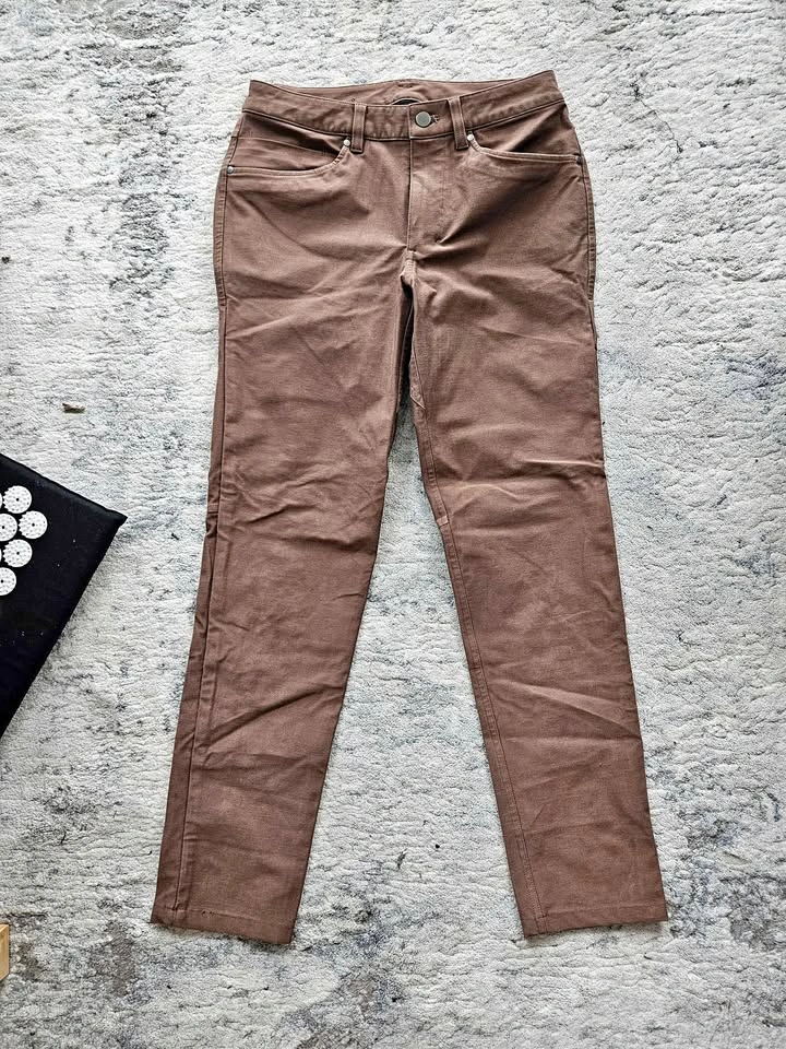 Lulu Men's Brown Utilitech Pant Size 28