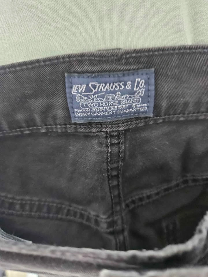 Black Levi's jeans, size 28 - photo 3