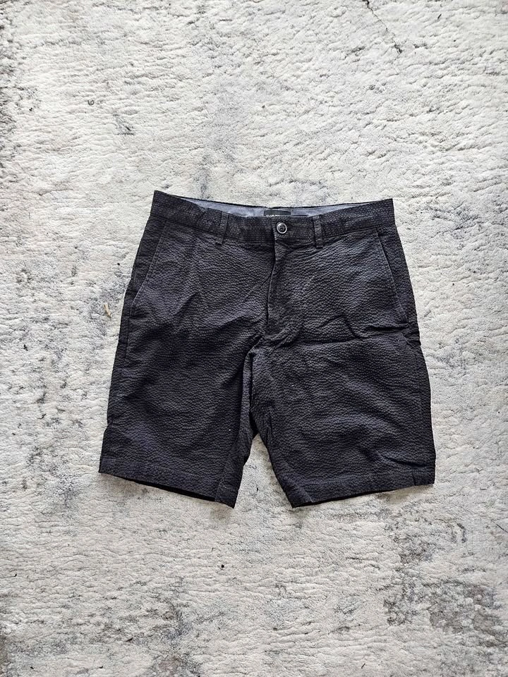 Club Monaco size 28 men's black shorts