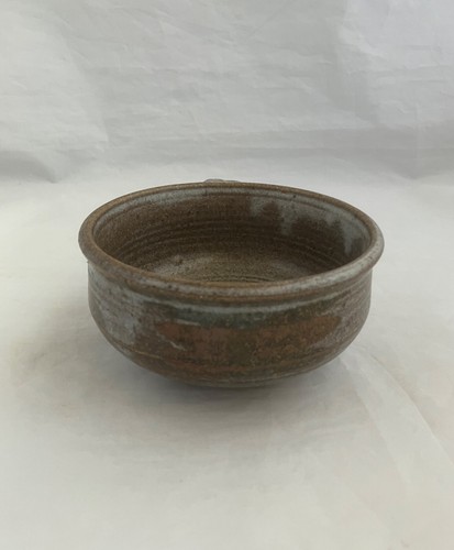 ROBIN HOPPER Signed Stoneware Soup Bowl, Canada - photo 2