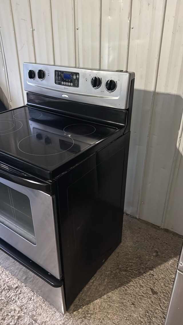 Whirlpool Electric Stove - photo 2