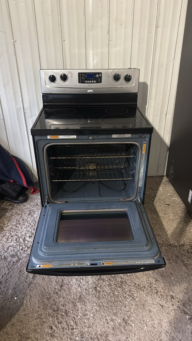 Whirlpool Electric Stove - photo 4
