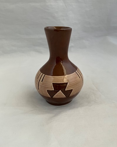 FAITH SWAN Sioux Pottery 4" Vase, South Dakota