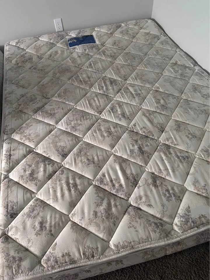 Queen Size Mattress - photo 4