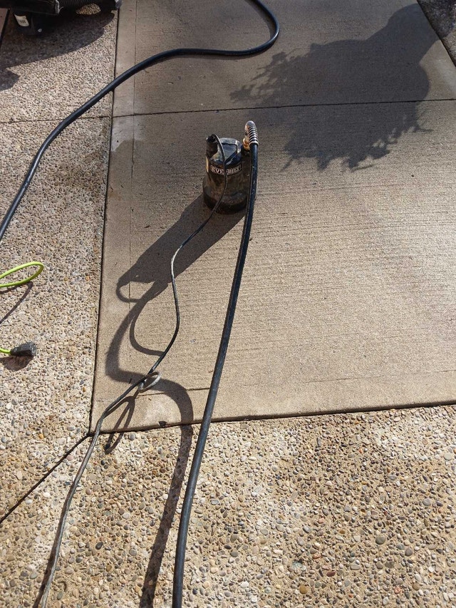 Everbilt 1/4 HP Submersible Utility Pump - photo 3