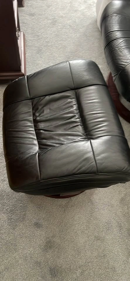 Very comfortable Lane chair and ottoman for sale. - photo 2
