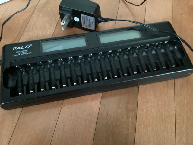 16 Slots Battery Charger - photo 3