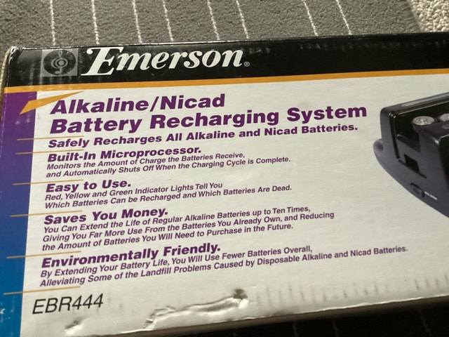 Alkaline Battery Charger - photo 2