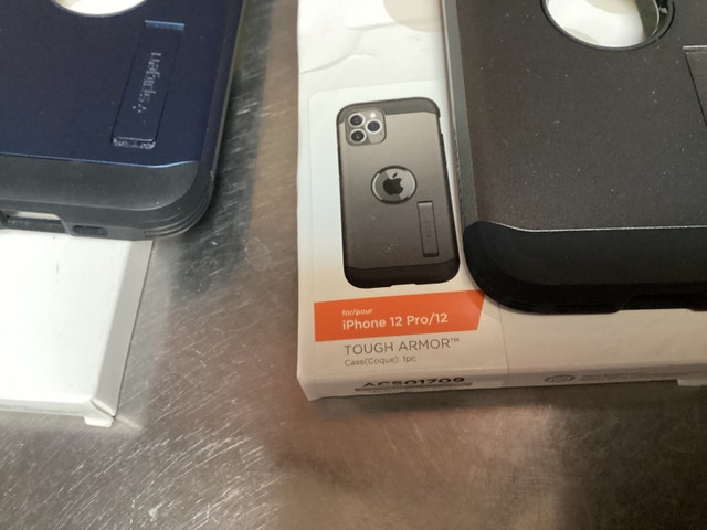 2 iPhone 12 Cases (New) - photo 3