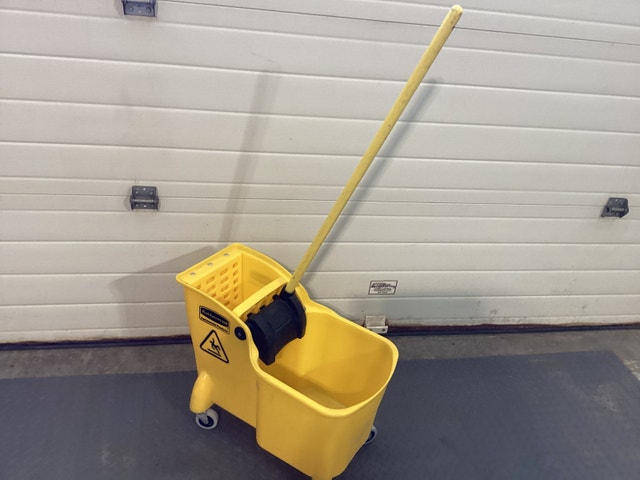 Rubbermaid Mop Bucket