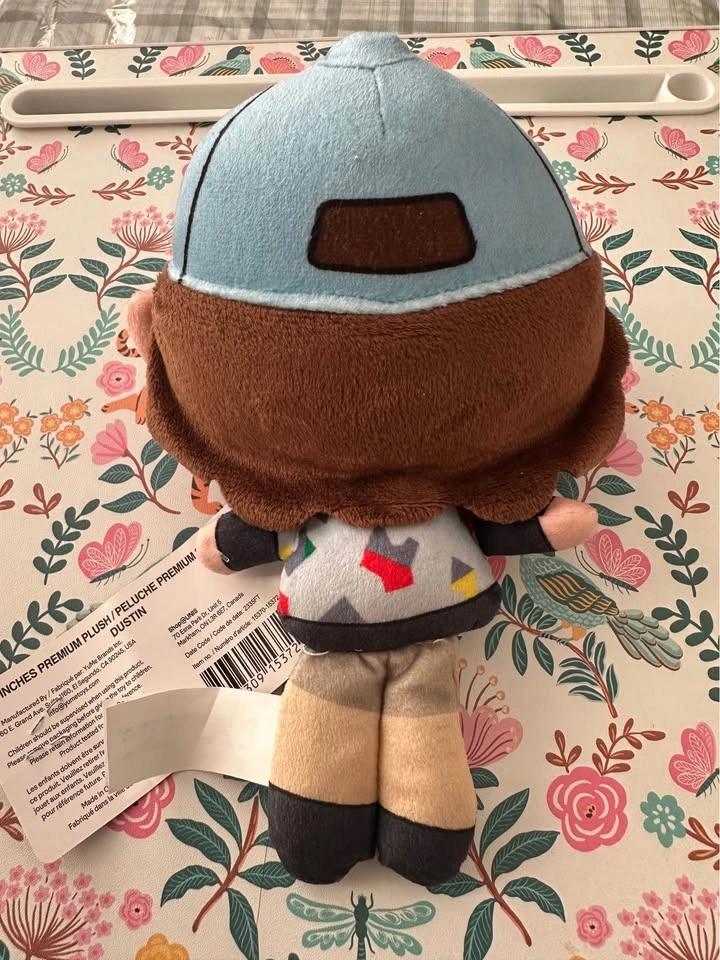 YuMe Stranger Things Dustin 8-Inch Premium Plush - photo 4