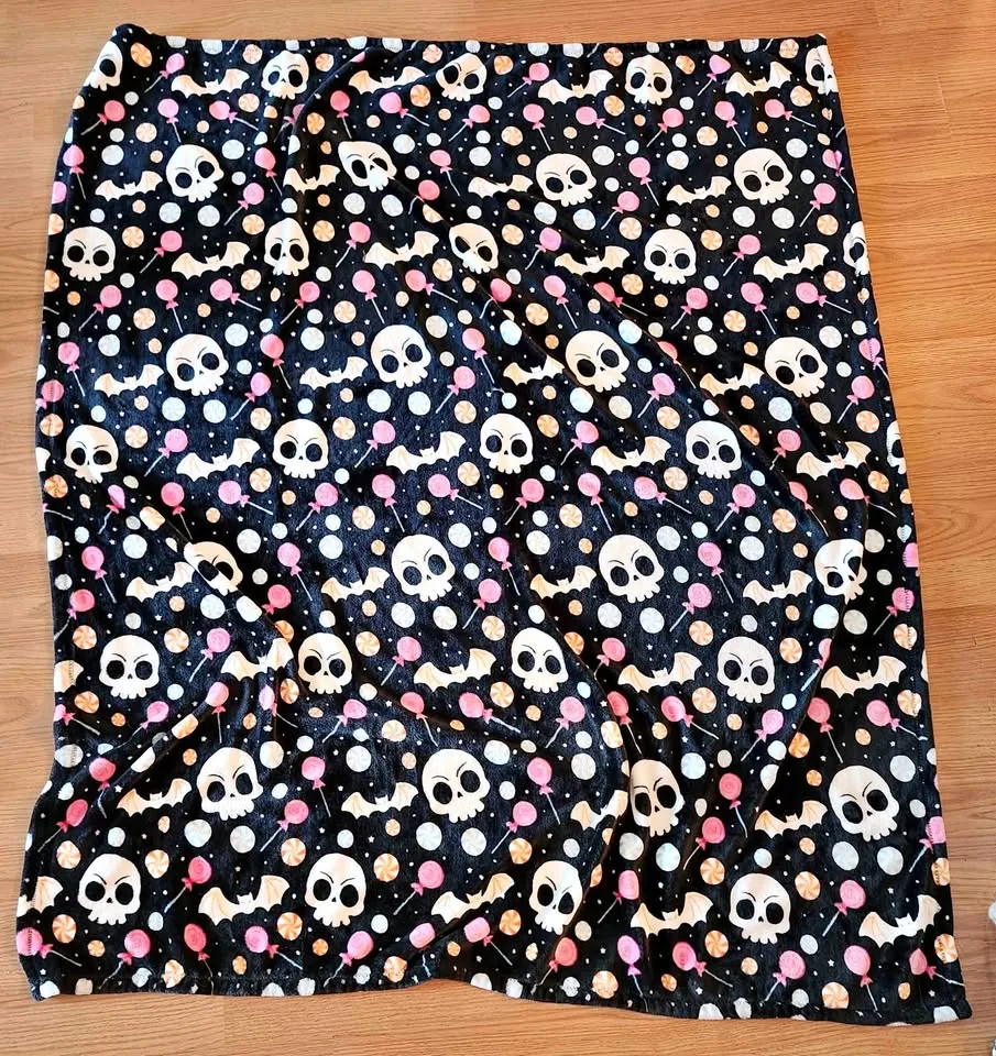 Halloween skull/candy throw blanket thumbnail
