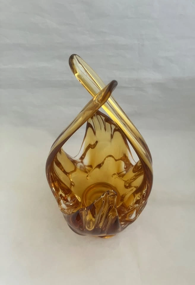 Mid-Century: Winged EDAG Amber Glass Bowl, Canada - photo 3