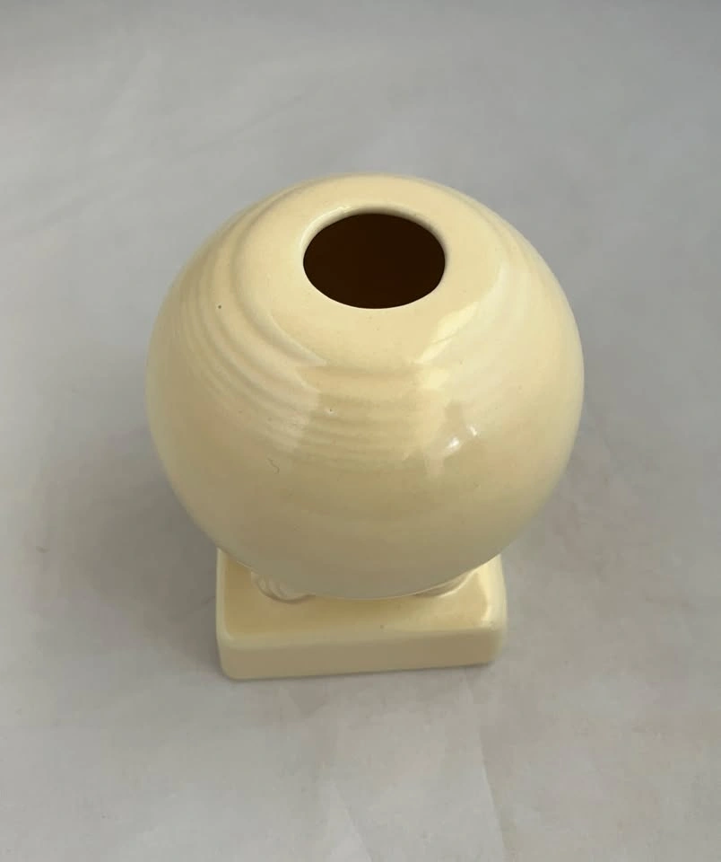 Vintage: Original “Old Ivory” Ball Candle Holder by Fiesta - photo 2