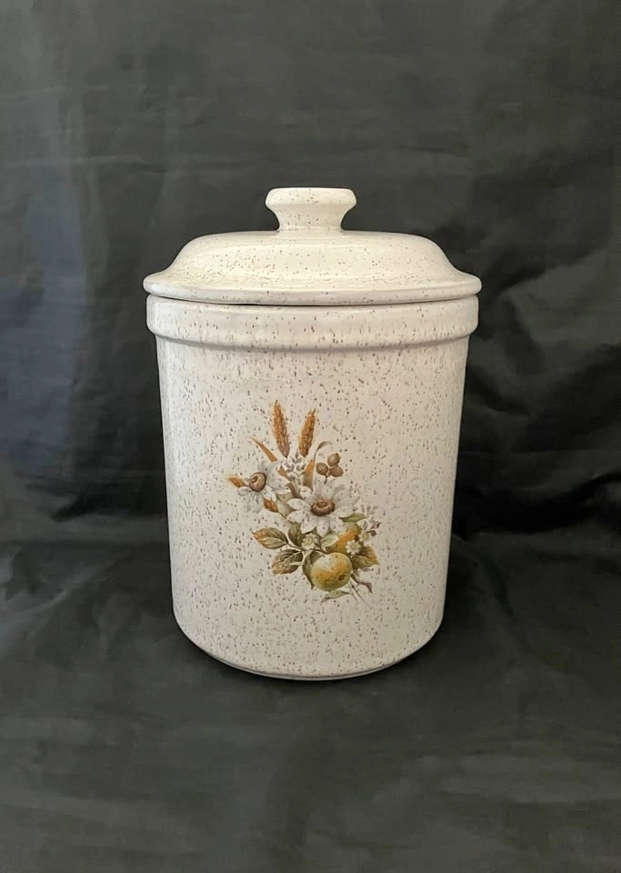 Vintage: Country Charm Canister by Blue Mountain Pottery