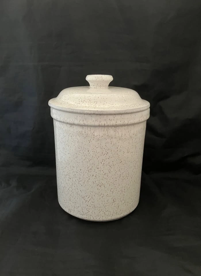 Vintage: Country Charm Canister by Blue Mountain Pottery - photo 2