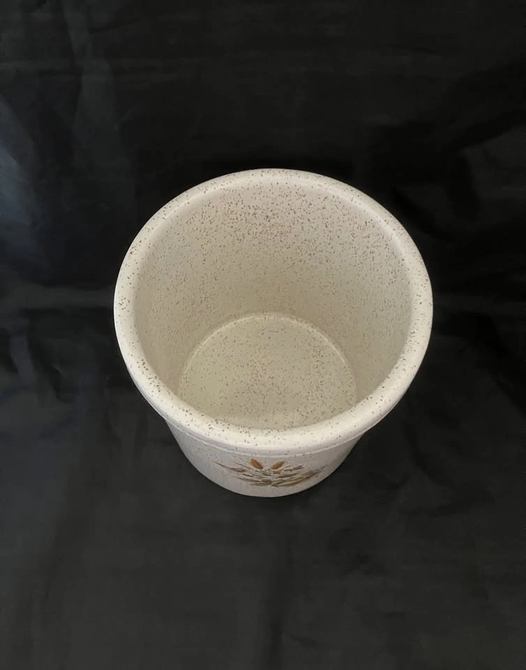 Vintage: Country Charm Canister by Blue Mountain Pottery - photo 3